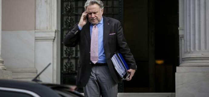 Κατρούγκαλος: Η απελευθέρωση των δύο στρατιωτικών προϋπόθεση για την ομαλοποίηση των σχέσεών μας
