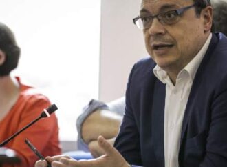 Επιμένει ο Φάμελλος για το Μάτι: Κλιματικό φαινόμενο, ιδιαίτερος άνεμος, πολλές πολεοδομικές και περιβαλλοντικές παραβάσεις