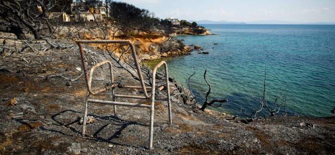 10 εκατ. ευρώ από τη Βουλή για να μοιραστούν στα παιδιά που έχασαν τους γονείς τους στις πυρκαγιές