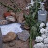 Ραγίζει καρδιές: Πάνω σε βράχο το μήνυμα των γονιών για το 6 μηνών βρέφος που «έσβησε» στη φωτιά [εικόνες]