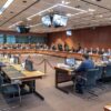 Eurogroup: Παγώνει η εκταμίευση της υπερδόσης των 15 δισ. ευρώ