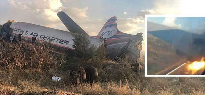 Βίντεο σοκ: Κατέγραψαν από το εσωτερικό αεροπλάνου τη συντριβή του πάνω σε κτίριο [βίντεο]