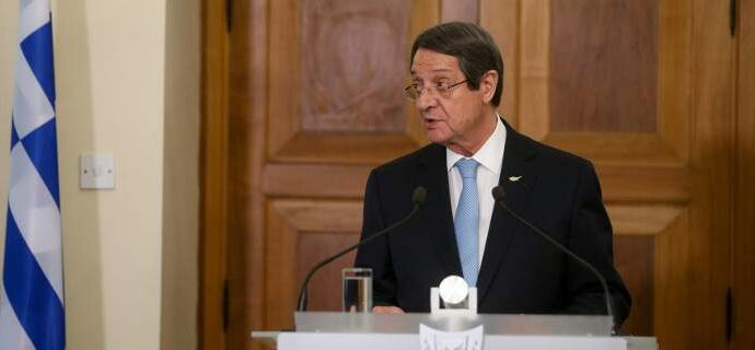 Τη Δευτέρα οι συναντήσεις της απεσταλμένης του ΟΗΕ με Αναστασιάδη-Ακιντζί