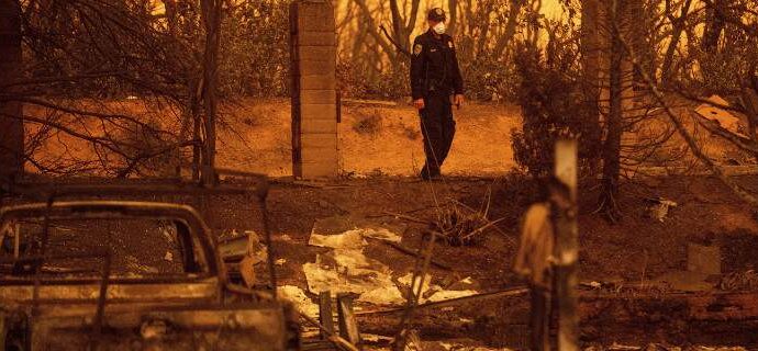 Καλιφόρνια: Ανεξέλεγκτες πυρκαγιές -Δύο πυροσβέστες νεκροί -38.000 εγκατέλειψαν τα σπίτια τους [εικόνες]
