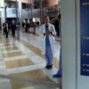 Καρέ καρέ η ένοπλη ληστεία σε υποκατάστημα τράπεζας στο Νοσοκομείο Αττικόν [βίντεο]