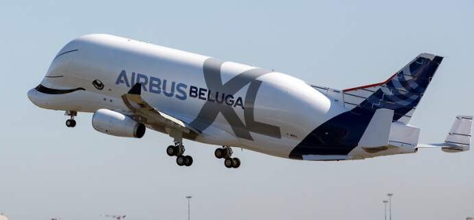 BelugaXL: Παρθενική πτήση για το γιγαντιαίο αεροσκάφος της Airbus -Μια «φάλαινα» στον αέρα [εικόνες & βίντεο]