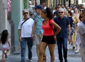 Απογοήτευση στους εμπόρους από τις πρώτες ημέρες των εκπτώσεων -Δεν κινείται η αγορά