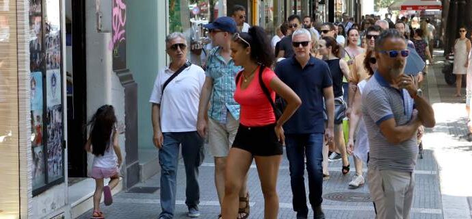Απογοήτευση στους εμπόρους από τις πρώτες ημέρες των εκπτώσεων -Δεν κινείται η αγορά