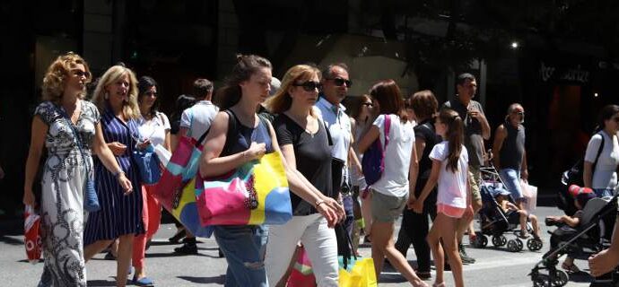 Φορολογικές δηλώσεις: Σχεδόν ένας στους δύο πληρώνουν-Πάνω από 1.100 ευρώ ο μέσος φόρος