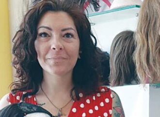 «Ψηλάφισα τον όγκο στον μήνα του μέλιτος» -Κρητικές περιγράφουν πώς βίωσαν τον καρκίνο και συγκλονίζουν