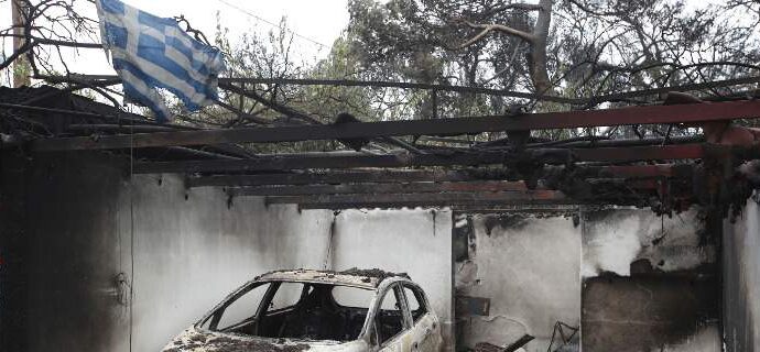 Independent: Πώς απέτυχε η ακροδεξιά να εκμεταλλευθεί τις φωτιές στο Μάτι