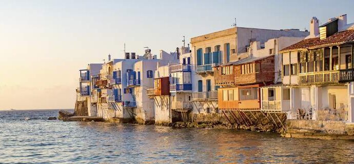 Συνέλαβαν στον Πειραιά τρεις ελαφροχέρηδες της Μυκόνου -Είχαν ξαφρίσει χρυσαφικά και χρήματα