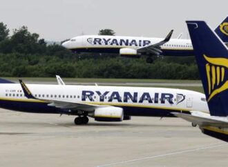 Αναγκαστική προσγείωση αεροσκάφους στη Φρανκφούρτη -Στο νοσοκομείο 33 επιβάτες