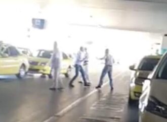 Καβγάς εκτός ορίων στο «Ελ. Βενιζέλος» -Ταξιτζήδες έπαιξαν μπουνιές για μία θέση στην πιάτσα