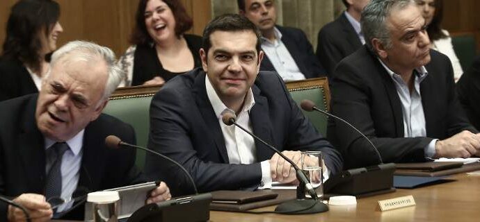 Ανασχηματισμός ως τον Σεπτέμβριο -Τα υπουργεία «κλειδιά», γρίφος με Καμμένο