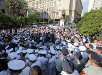 Αναδρομικά χιλιάδων ευρώ θα πάρουν Στρατιωτικοί, Αστυνομικοί, Λιμενικοί και Πυροσβέστες – Πίνακας με τα ποσά ανά βαθμό