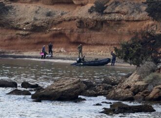 Λιμενικό: Απεγκλωβίστηκαν 696 άτομα από παραλίες της Ραφήνας