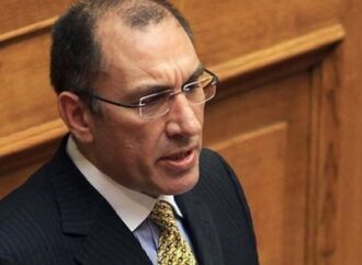 Παραιτείται τη Δευτέρα από αντιπρόεδρος της Βουλής ο Δημήτρης Καμμένος