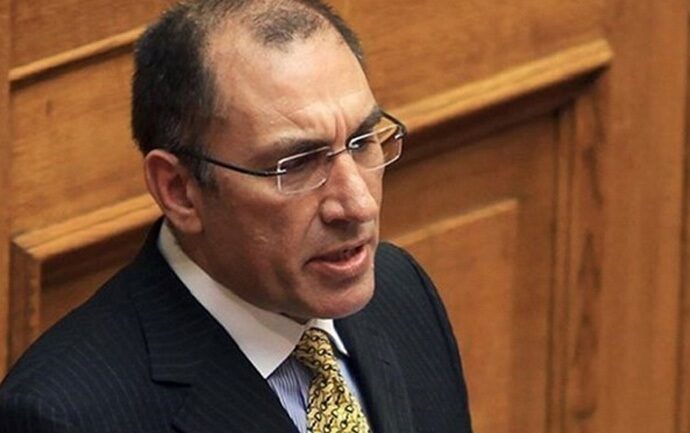 Παραιτείται τη Δευτέρα από αντιπρόεδρος της Βουλής ο Δημήτρης Καμμένος