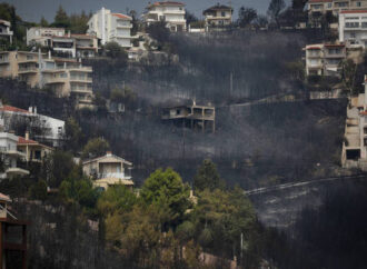 Τραγωδία χωρίς τέλος: Τουλάχιστον 80 οι νεκροί από τις φονικές πυρκαγιές στην Αττική