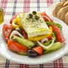 Χωριάτικη σαλάτα με ψωμί: Πόσες θερμίδες έχει