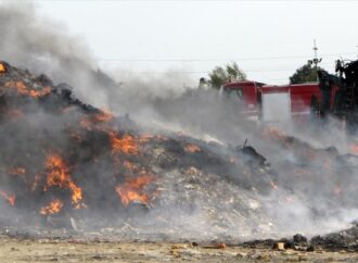 Πολύ καλύτερη εικόνα η πυρκαγιά στη Μάνδρα-Οριοθετήθηκε η φωτιά σε δασική έκταση στο Χαϊδάρι