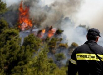 Λέσβος: Για δεύτερη μέρα κατακαίει τα Βατερά η πυρκαγιά-Ενισχύονται οι πυροσβεστικές δυνάμεις