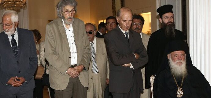 Ο Παυλόπουλος απένειμε σε τρεις επιφανείς Ελληνες το Παράσημο του Ταξιάρχη της Τιμής [εικόνες]