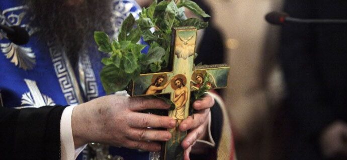 Του Σταυρού σήμερα -Οταν η Αγ. Ελένη βρήκε τον Σταυρό στον Γολγοθά, κάτω από μία ρίζα βασιλικού