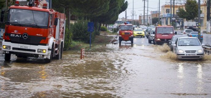 Κλειστοί δρόμοι στην Αττική εξαιτίας της κακοκαιρίας -Δεκάδες κλήσεις στην πυροσβεστική