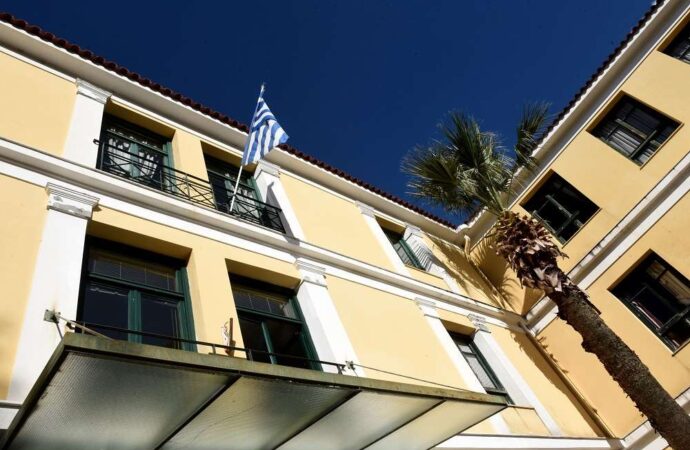 Ποινή φυλάκισης 4 ετών στις γυναίκες που βανδάλιζαν εκθέματα μουσείων με λάδι