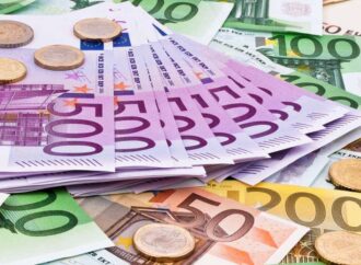 «Ψαλίδι» στις ασφαλιστικές εισφορές