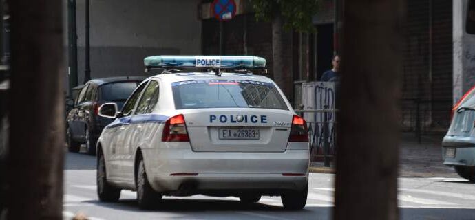 58χρονος προσπάθησε να κλέψει τη σύζυγό του στο Αγρίνιο -Τη χτύπησε και της έκλεψε την τσάντα