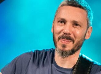 Συναυλία του Αλκίνοου Ιωαννίδη στη νοηματική για κωφούς και βαρήκοους