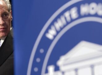 Μπομπ Γούντγουορντ: Ο άνθρωπος που έκανε τον Τραμπ να τρέμει