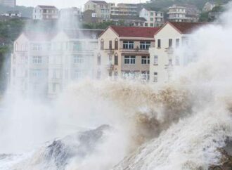 Η Ιαπωνία πλήττεται από τον σφοδρότερο τυφώνα των τελευταίων 25 ετών