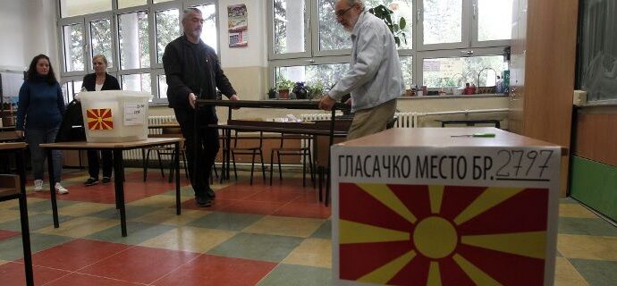 Ανοιξαν οι κάλπες για το δημοψήφισμα στα Σκόπια -«Κλειδί» το ποσοστό συμμετοχής [βίντεο]