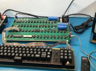 Υπολογιστής Apple-1 του 1976 έπιασε 375.000 δολάρια σε δημοπρασία