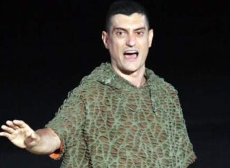 Ο τιμημένος με βραβείο «Χορν» Αργύρης Πανταζάρας σε ένα workshop για ηθοποιούς