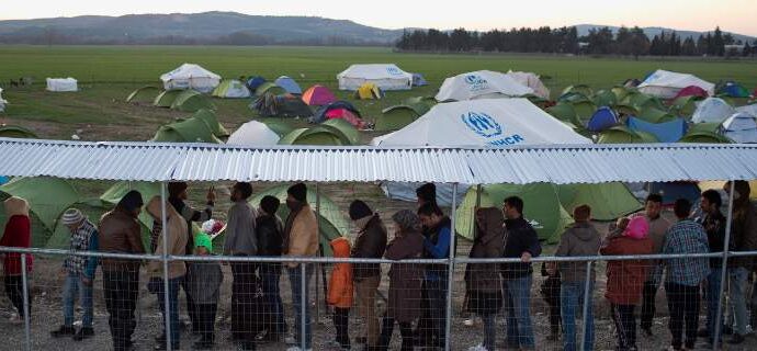 Die Welt: H ΕΕ θέλει να αυξήσει σημαντικά τον αριθμό των απελάσεων