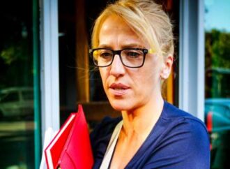 Δούρου: Οι διχαστικές λογικές οδήγησαν σε καταστροφές τον τόπο