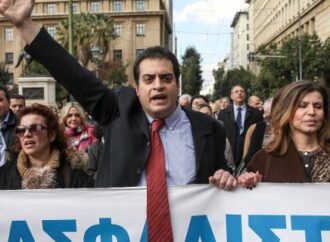 Διπλά βάρη για αυτοαπασχολούμενους γιατρούς, δικηγόρους, μηχανικούς- Αναδρομικές εισφορές από το 2017