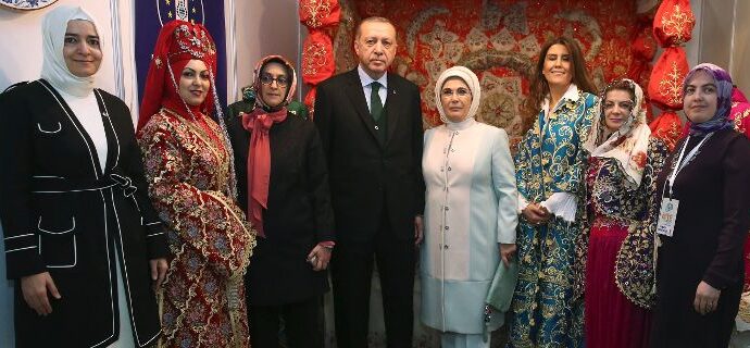 25.000 ευρώ τη νύχτα έδωσε ο Ερντογάν στη Νέα Υόρκη -Σε υπερχλιδάτο ξενοδοχείο με την Εμινέ [εικόνες]