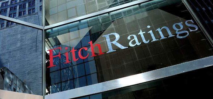 Ο Fitch υποβάθμισε την πιστοληπτική ικανότητα της Ιταλίας