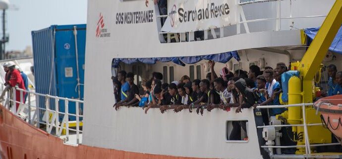 Η Γαλλία αρνείται να δεχθεί το πλοίο Aquarius με τους δεκάδες μετανάστες στις ακτές της