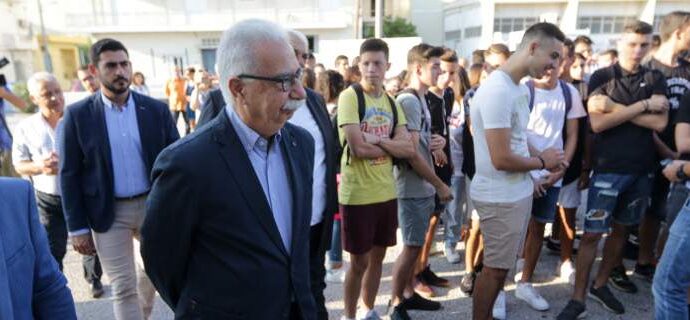 Γαβρόγλου: Σκεπτόμαστε κουδούνι στις 9 και στα Δημοτικά -Τα παιδιά υποφέρουν