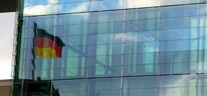 Γερμανικές βιομηχανίες: Η πολιτική Τραμπ και το Βrexit «φρενάρουν» την ανάπτυξη