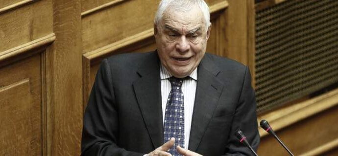 Ο Γιακουμάτος σχολιάζει το ενδεχόμενο να πάνε στη ΝΔ Ψαριανός και Διαμαντοπούλου