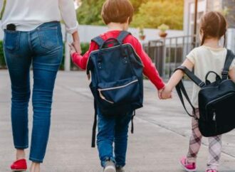 Τι ισχύει για τις γονικές άδειες τώρα που άρχισαν τα σχολεία -Διάρκεια και αποδοχές