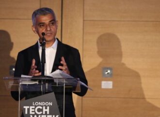 Νέο δημοψήφισμα για το Brexit ζήτησε ο δήμαρχος Λονδίνου: Κινδυνεύει με συντριβή η Βρετανία